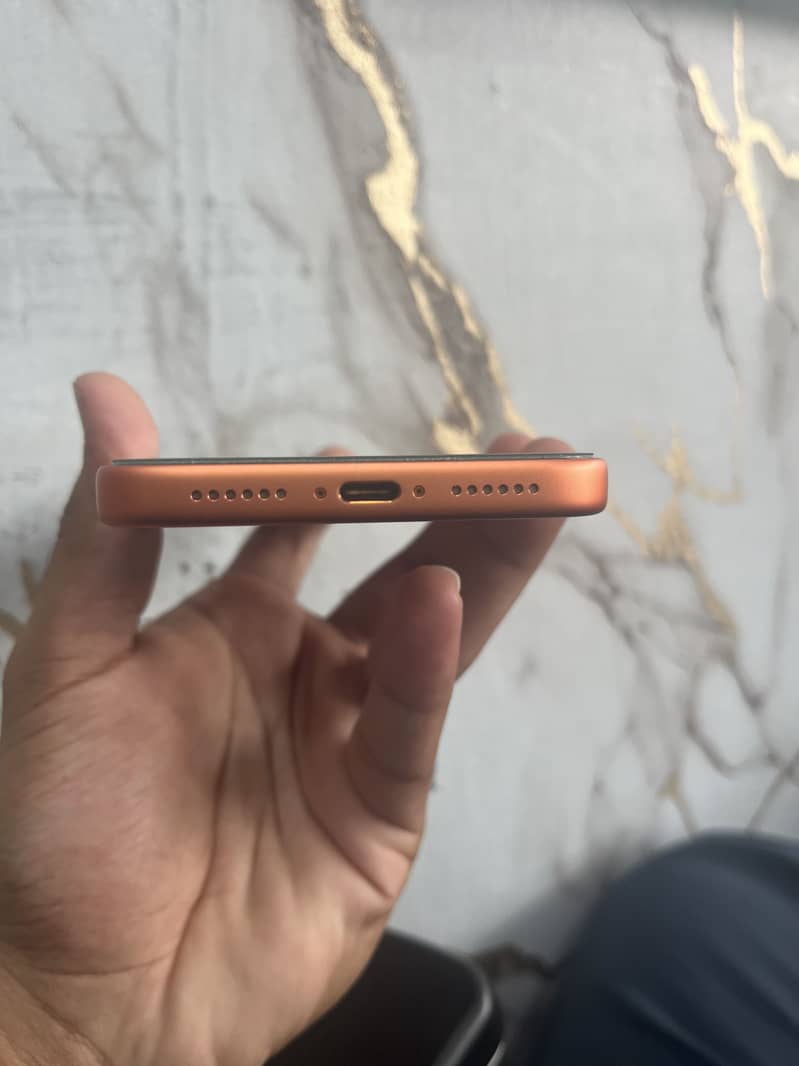 Apple iPhone 17 Pro Max 4