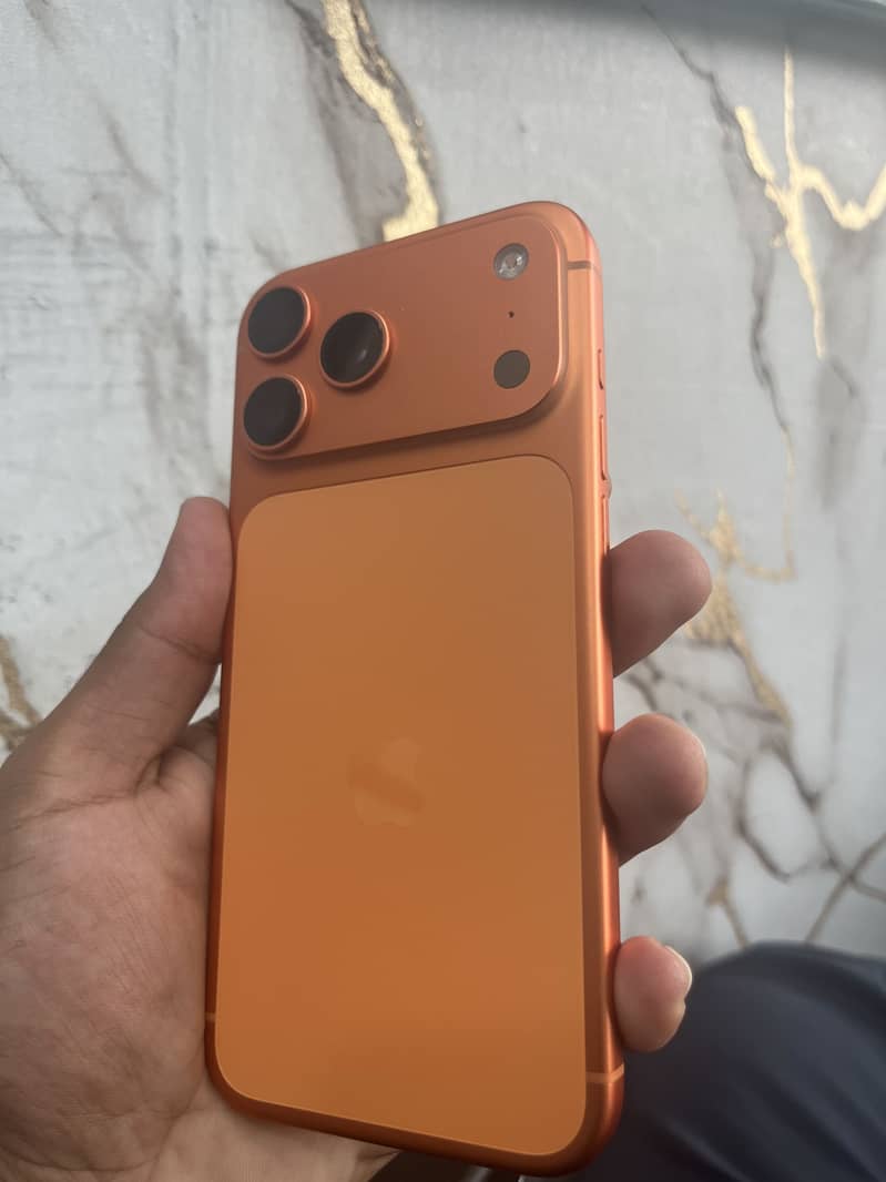 Apple iPhone 17 Pro Max 5