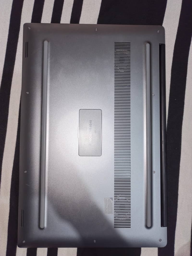 Dell Precision 5540 1