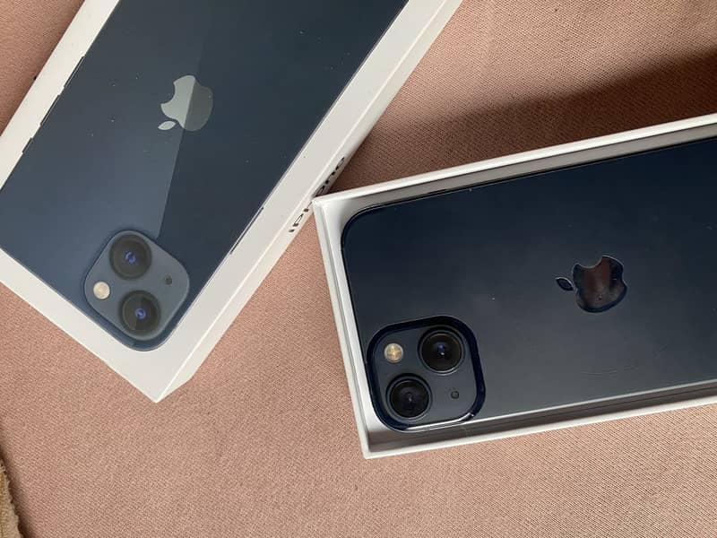 Apple iPhone 13 2