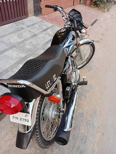 Honda 125 Black  2025 model Argent sell.