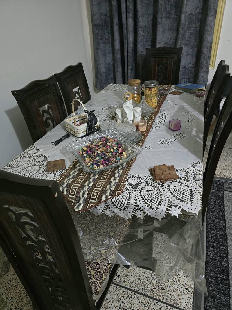 dining table + 6 chairs 0