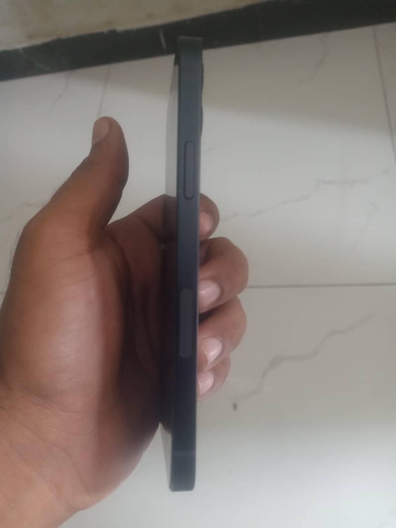 Apple iPhone 12 2