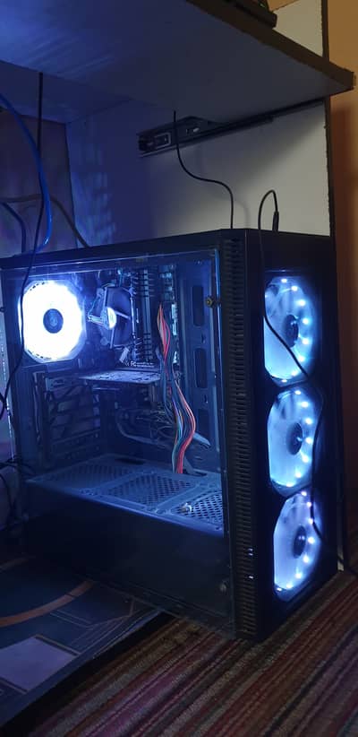 Custom Built RGB PC | Xeon E3-1246 v3 | Redragon Case | Dell Monitor