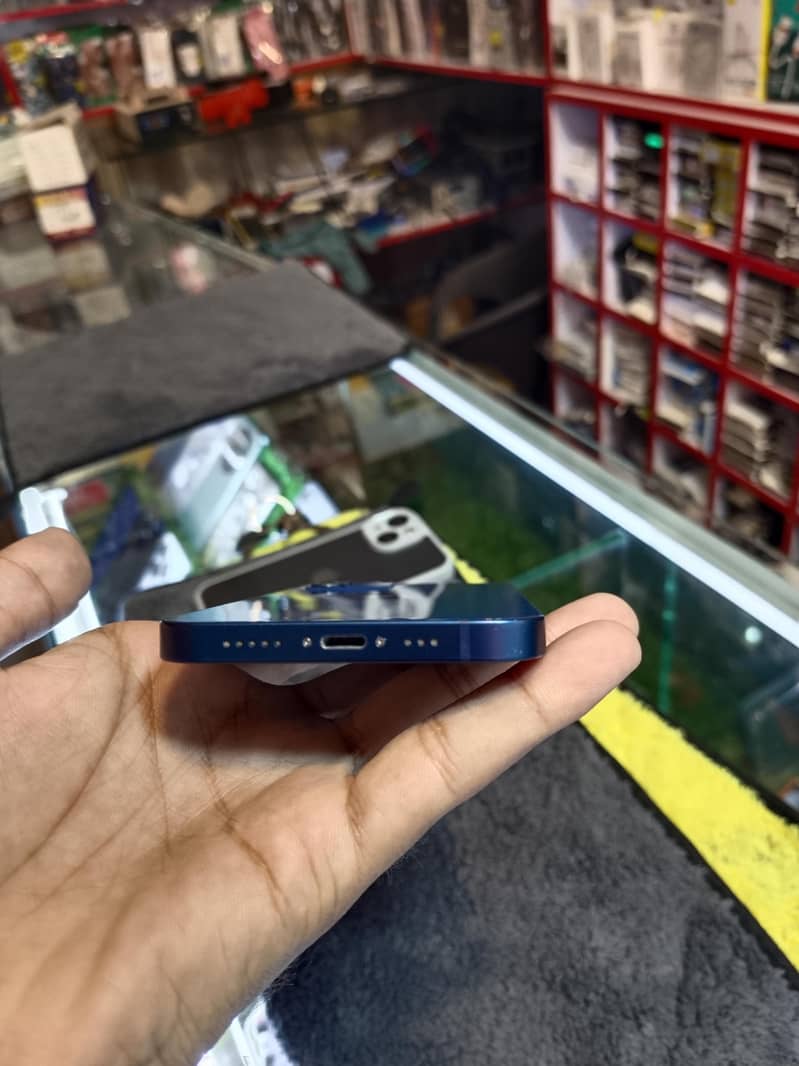 Apple iPhone 12 5
