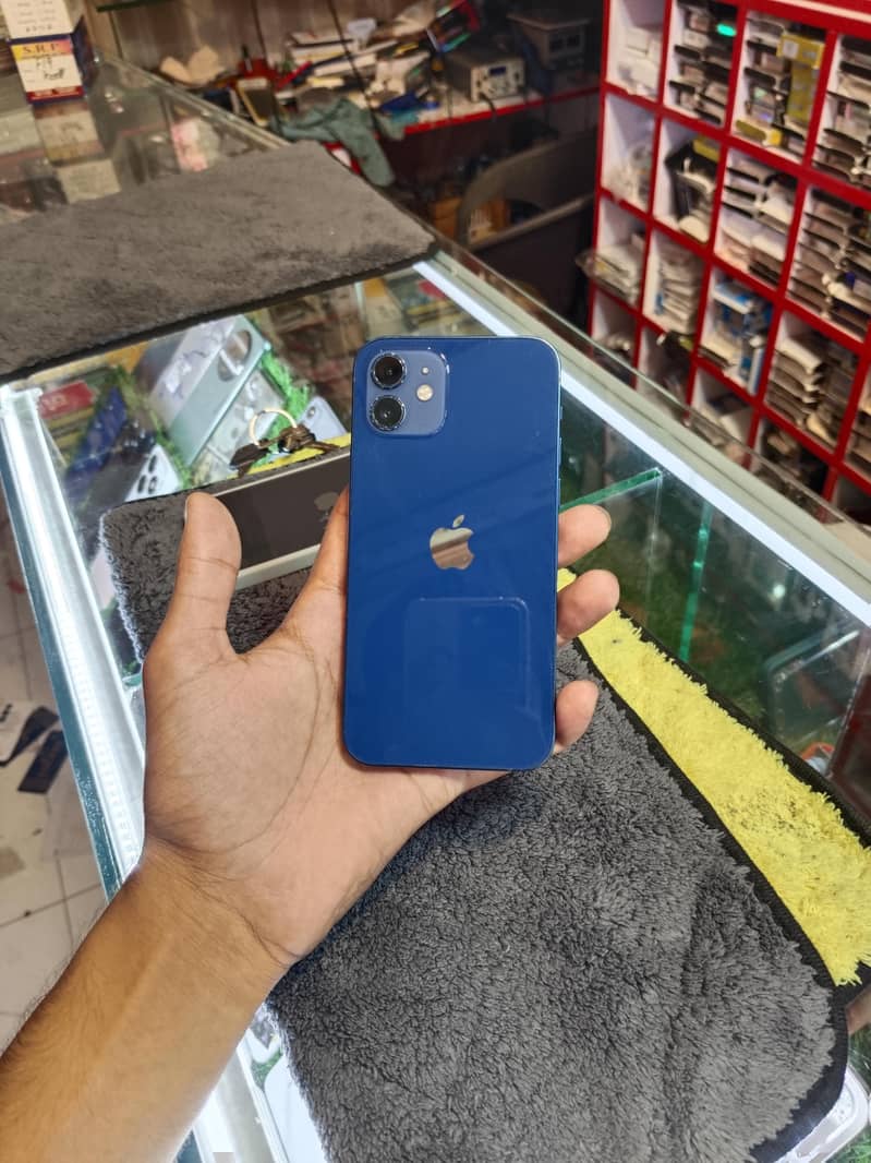 Apple iPhone 12 6