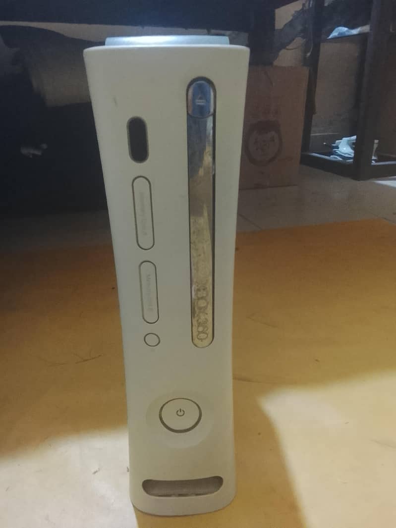 XBOX 360 CONDITION 10/10 4
