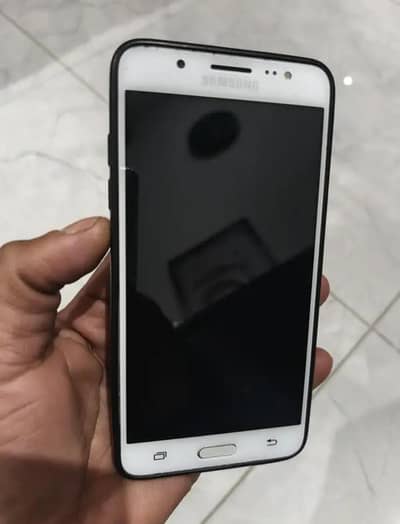 Samsung Mobile J5
