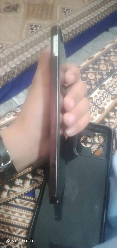 Realme C53 4