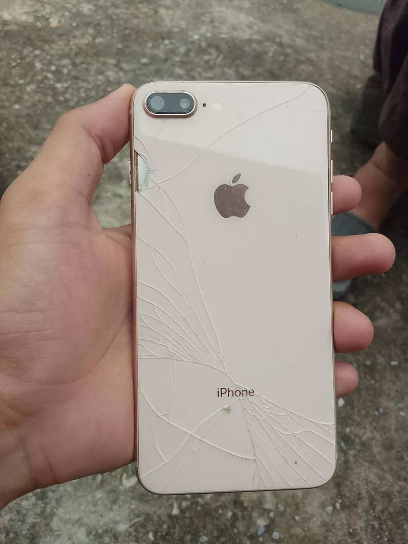 Apple iPhone 8 Plus 1