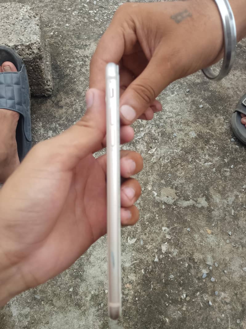 Apple iPhone 8 Plus 3