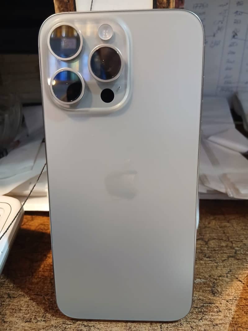 Apple iPhone 15 Pro Max 2