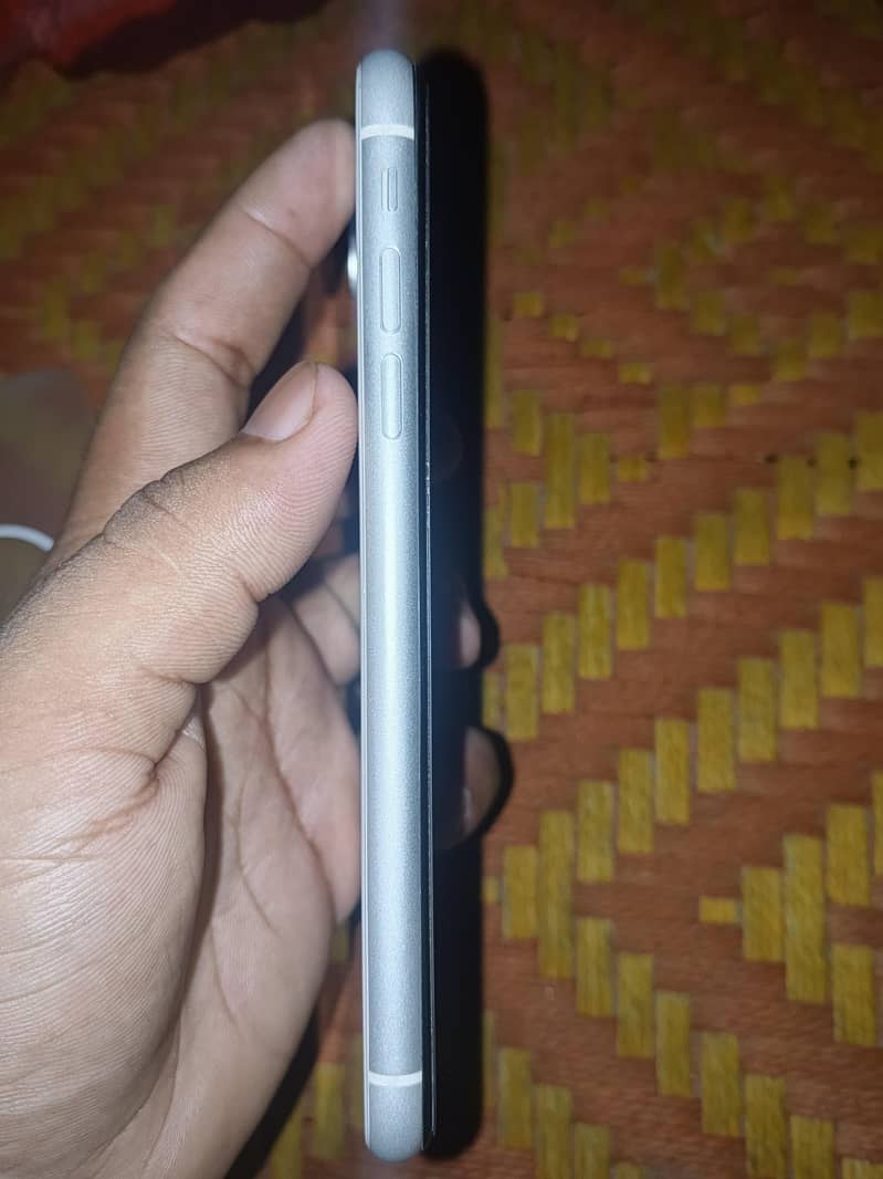 Apple iPhone XR 2