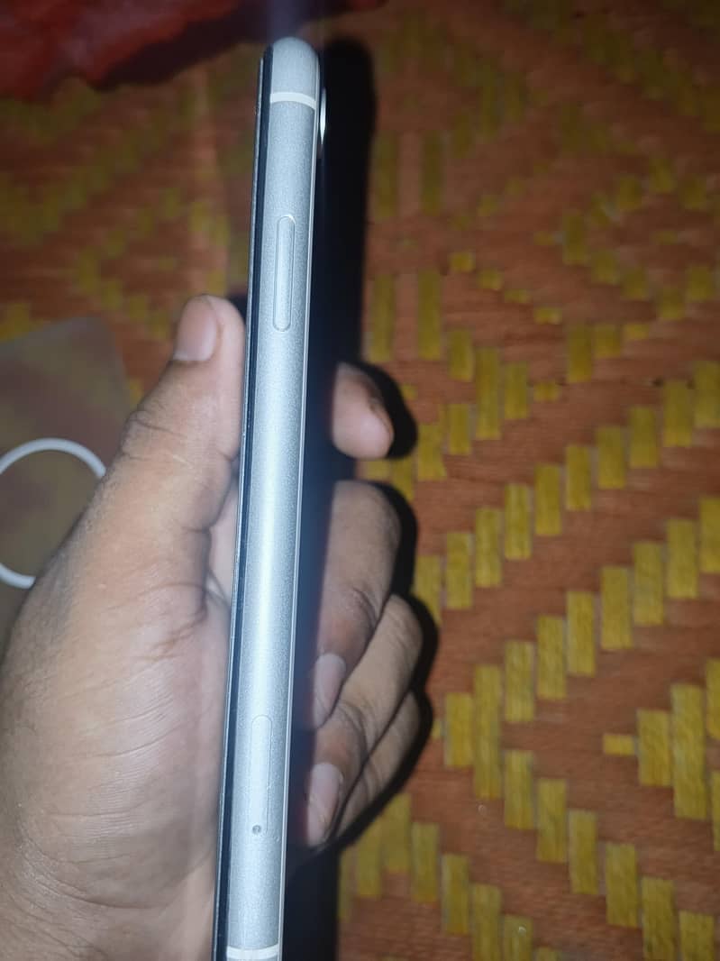 Apple iPhone XR 3