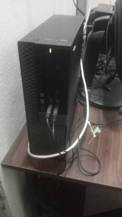 Dell OptiPlex 7040 Slim – Core i5 | 6th Gen | 2GB Graphics