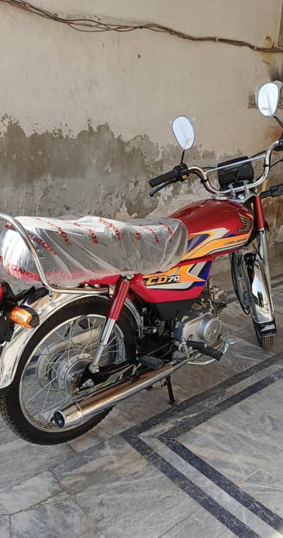 Honda CD 70 2025