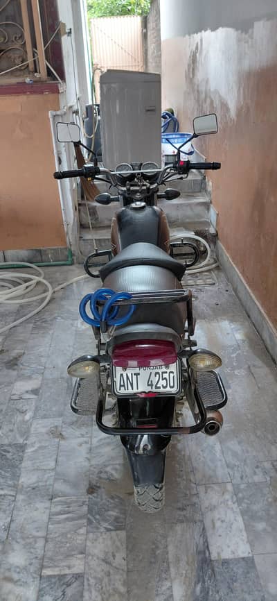 Suzuki GS 150 SE