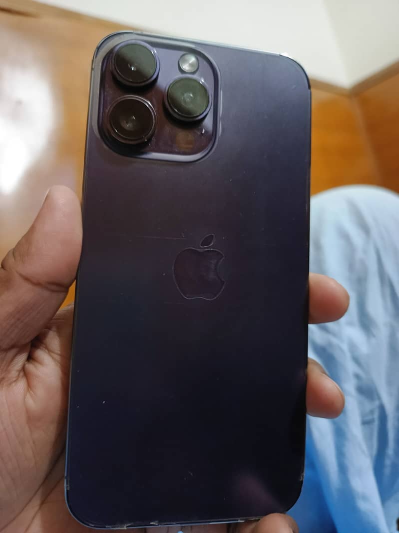Apple iPhone 15 Pro Max 1