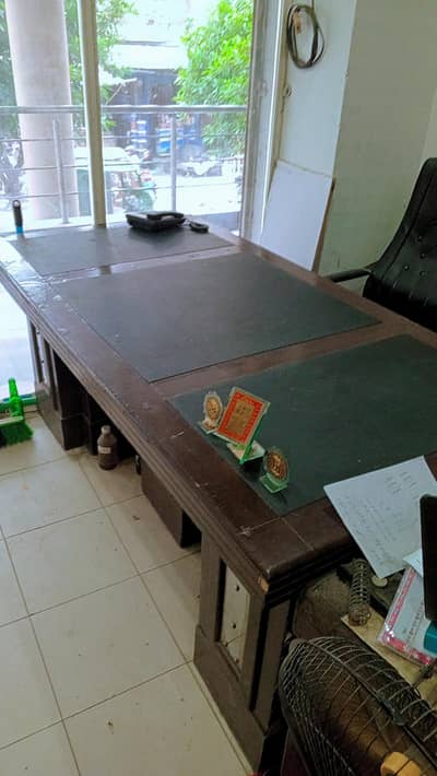 Office chair and table 4000+8000