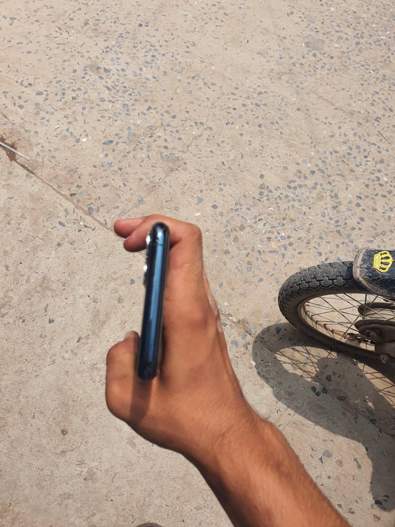 Apple iPhone 11 Pro Max 3