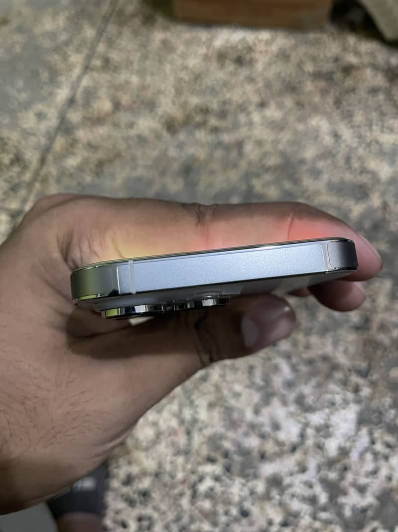 Apple iPhone 14 Pro 4