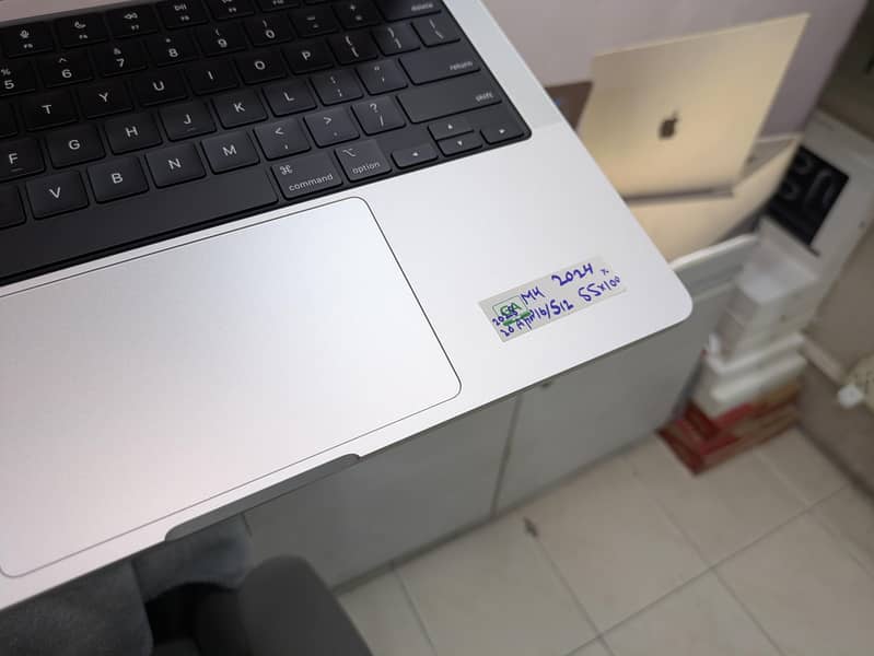 MacBook pro m4 6