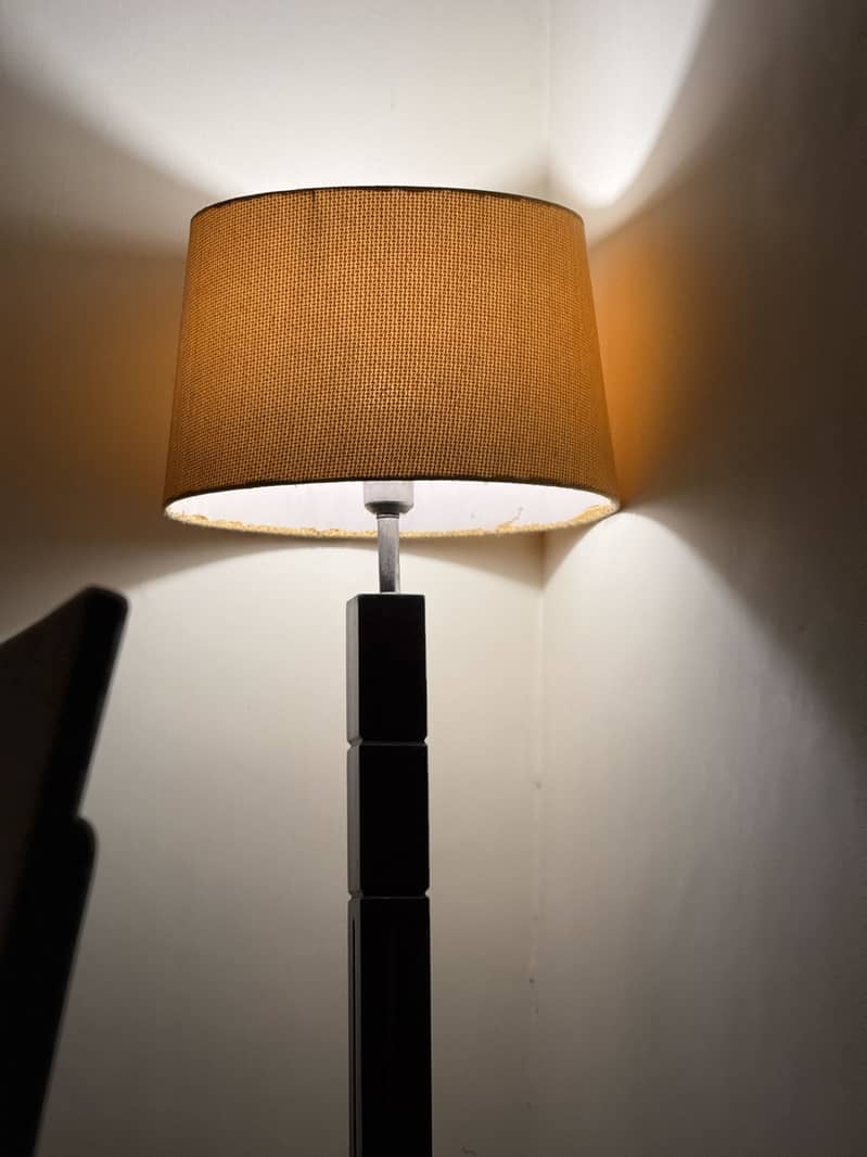 FLOOR LAMP 0