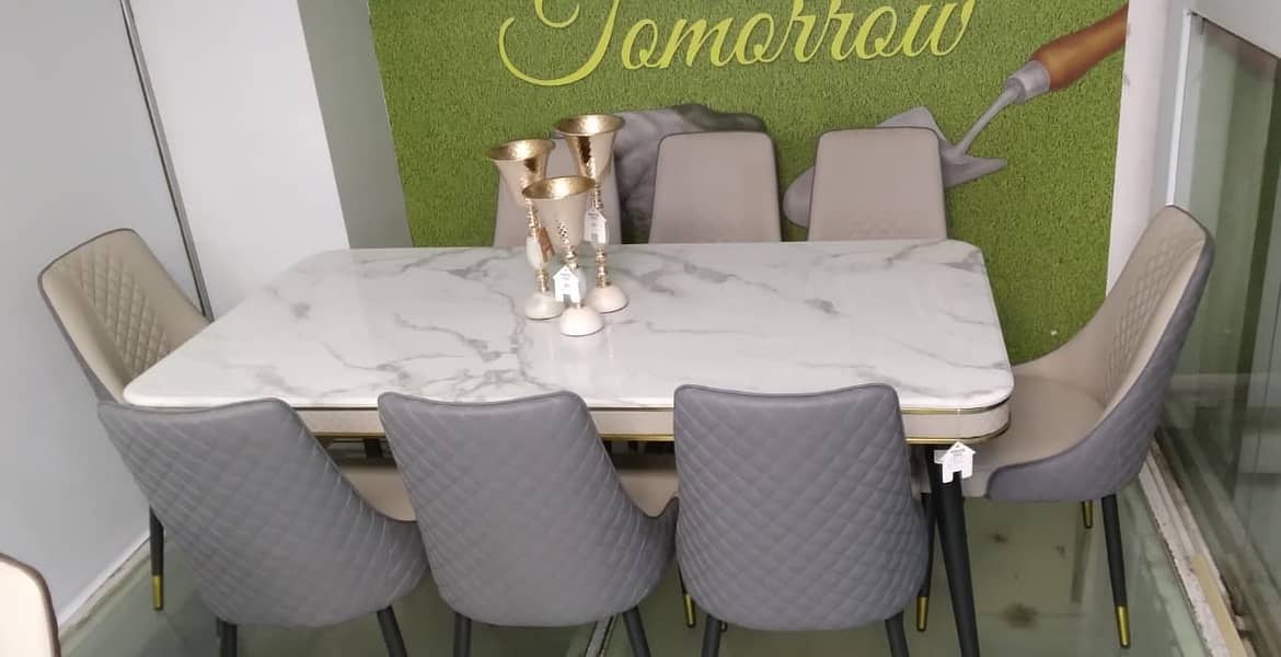 Dining table 0