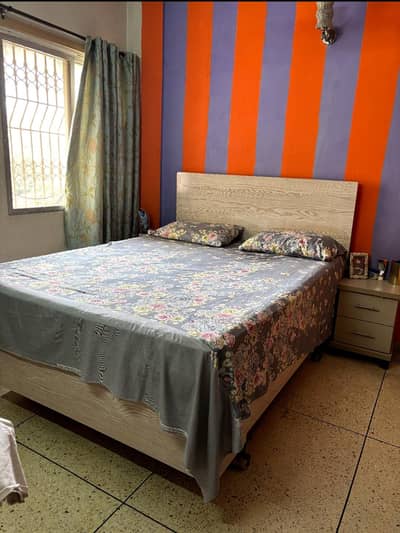 King Size Light Ash Wooden Bed Frame with 2 Side Tables & Iron Stand
