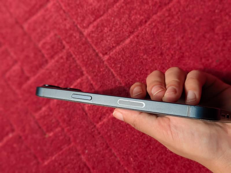 Apple iPhone 13 3