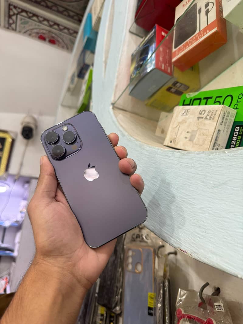 Apple iPhone 14 Pro 0