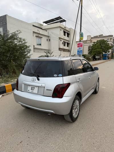 Toyota IST 2004