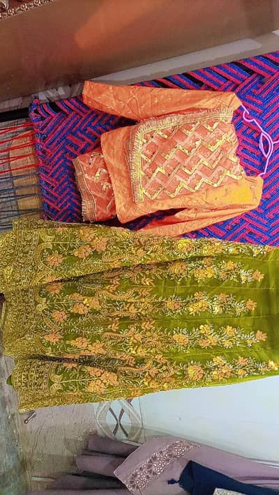 Mehndi bridal lehenga/fully embroidery/1- time used/Good condition
