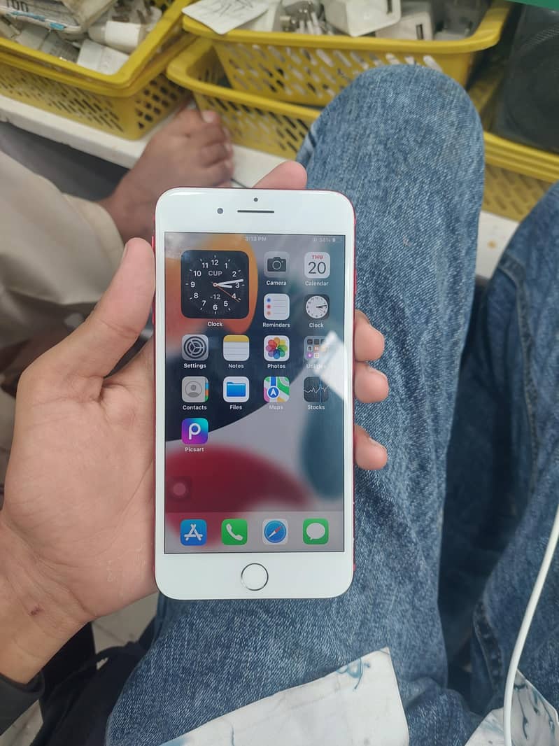 Apple iPhone 7 Plus 0