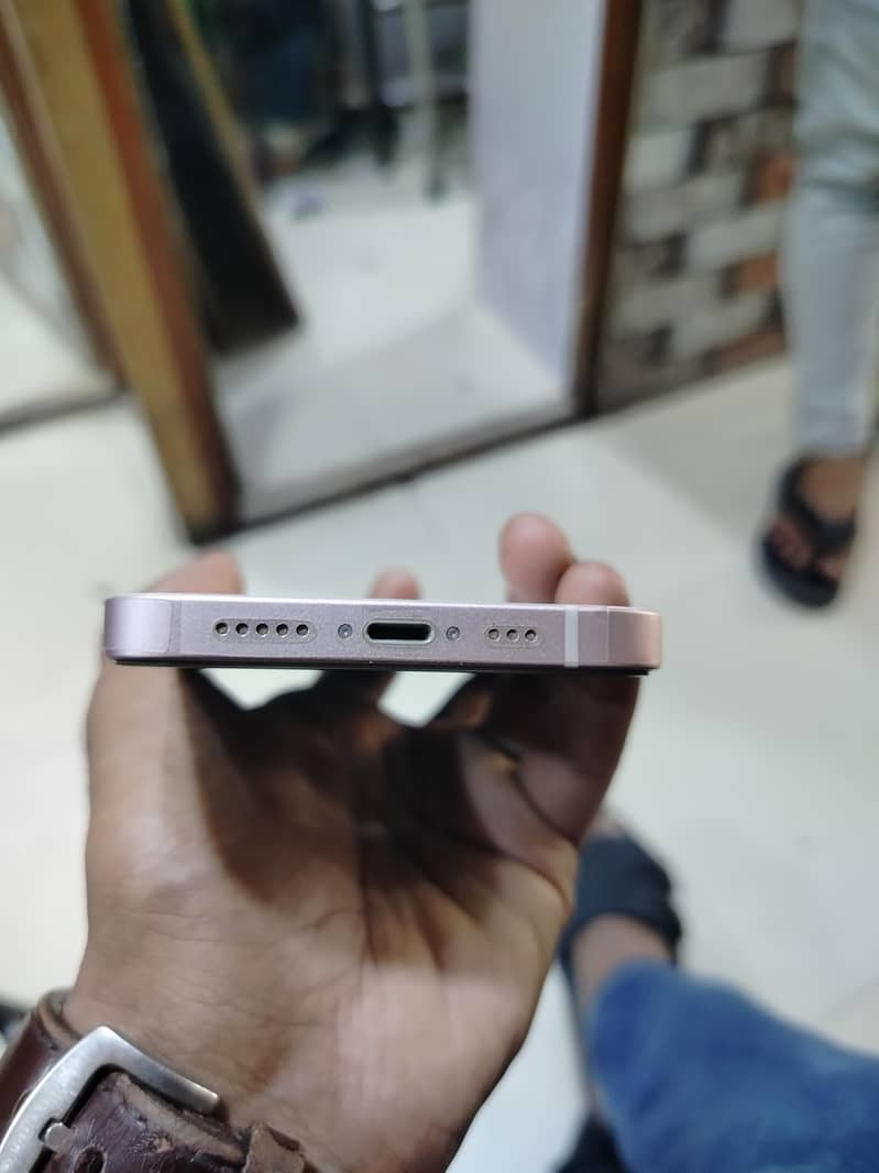 Apple iPhone 13 3