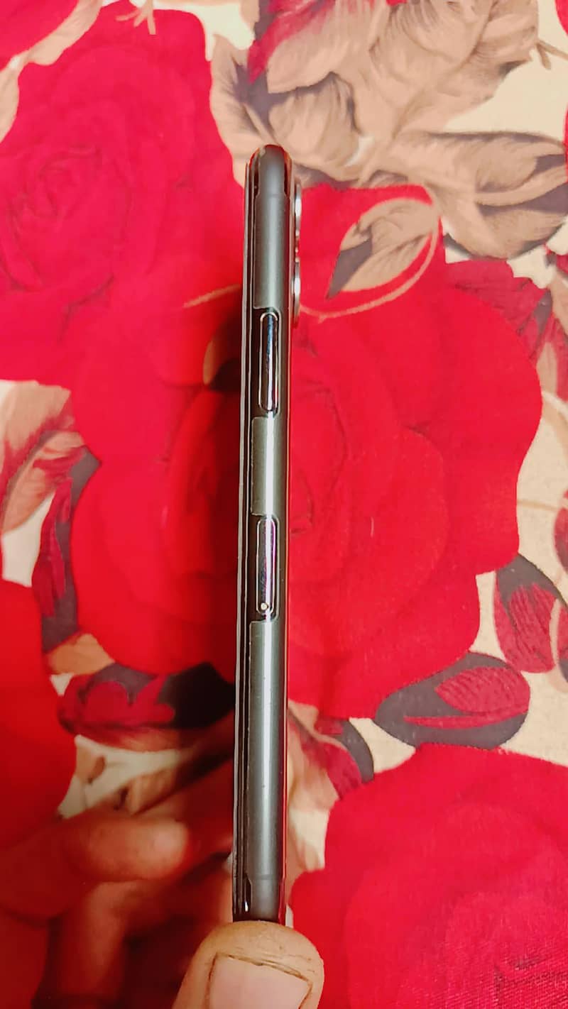 Apple iPhone 11 Pro 2