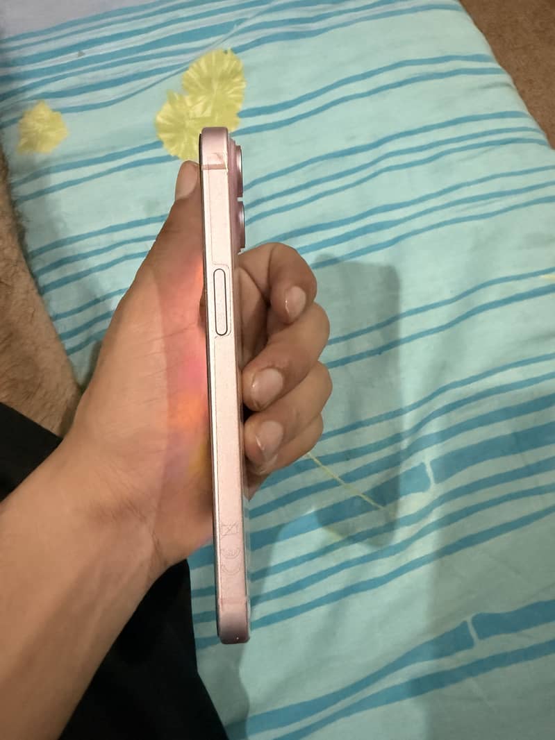 Apple iPhone 15 2