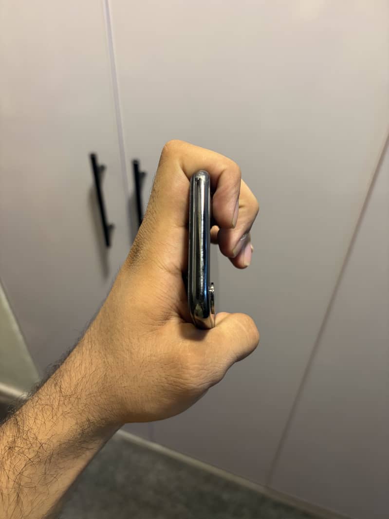 Apple iPhone X 3