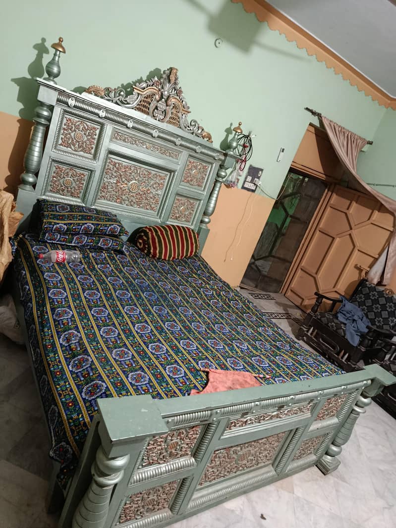 King size bed 1