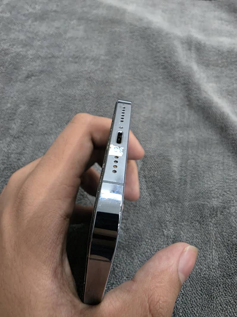 Apple iPhone 13 Pro Max 4