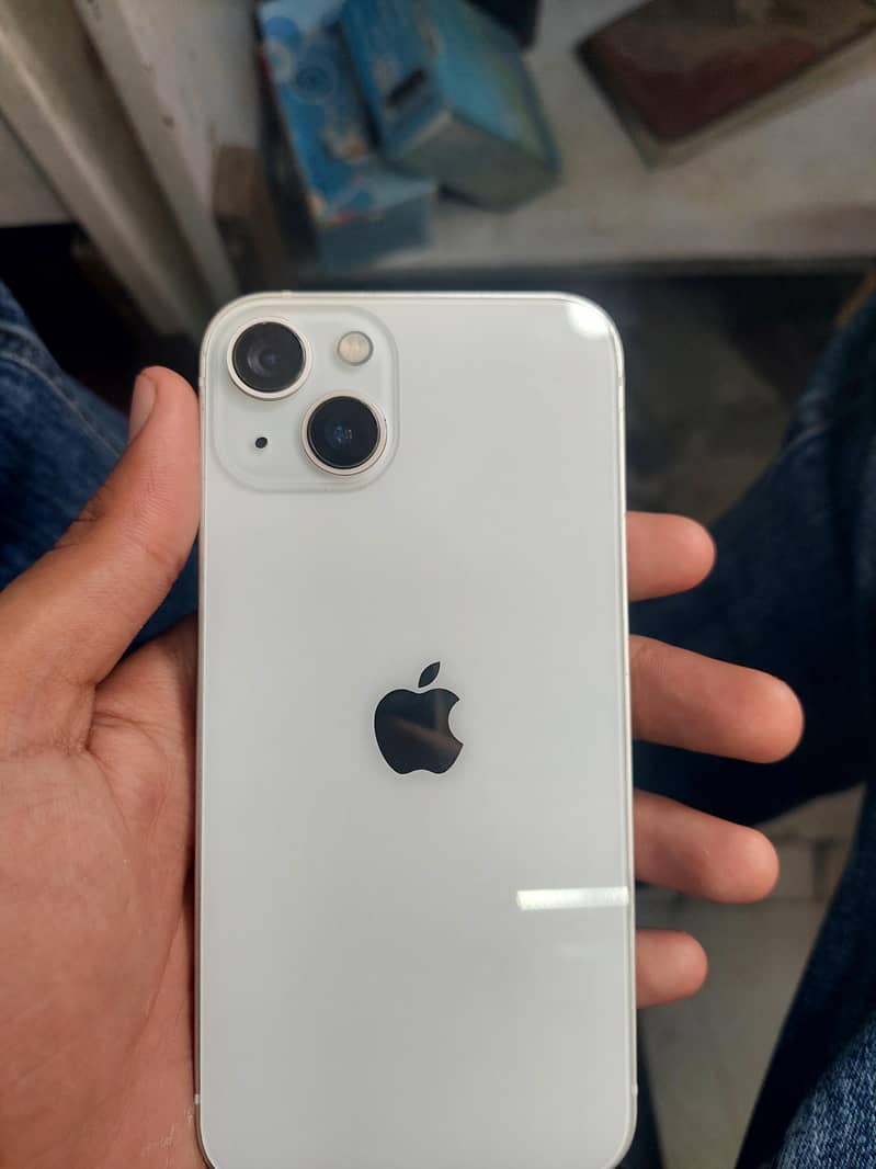Apple iPhone 13 5