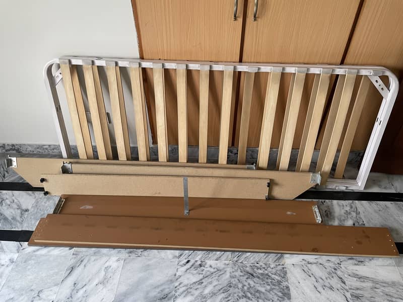 Queen Bed 4
