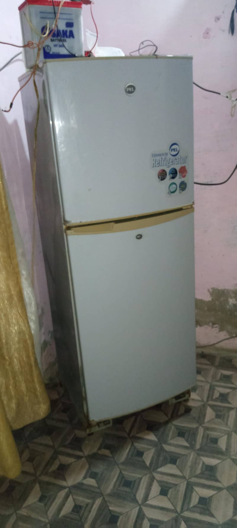 Medium refrigerator 1