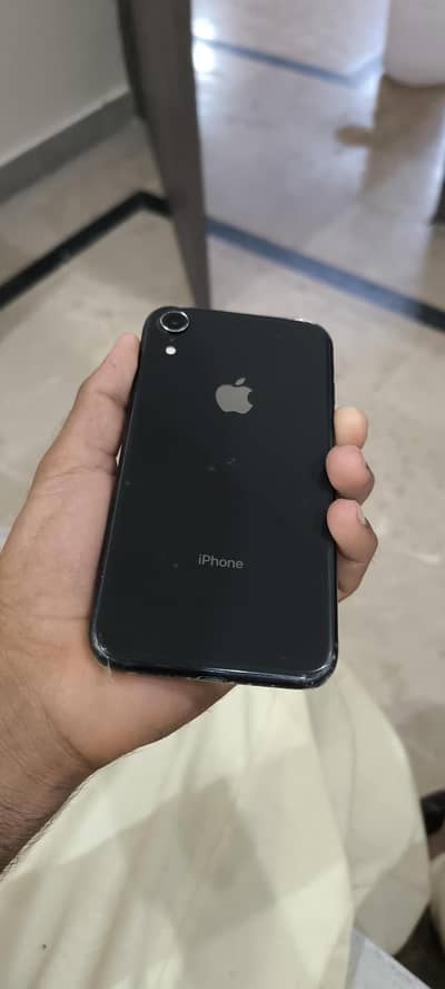 Apple iPhone XR with hotspot mobile 4 g