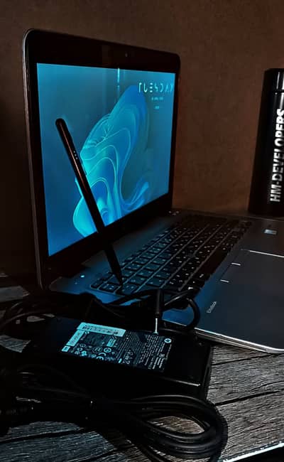 HP elite book 840 G3 touch screen business laptop