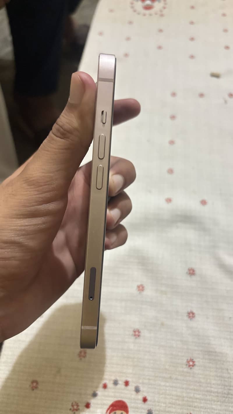 Apple iPhone 13 with sim working 2