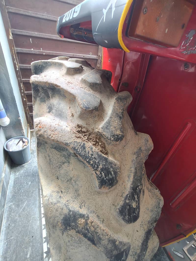 Tractor 260 6