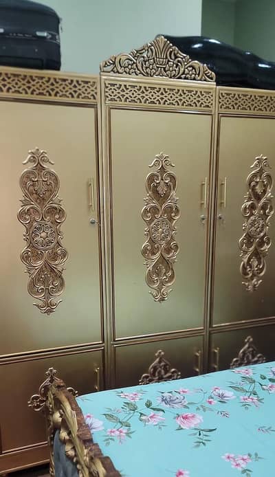 Cabinets 3 Door New Condition 10/10