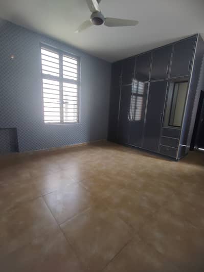 2 KANAL UPPER PORTION AVAILABLE FOR RENT IN DHA PHASE 1