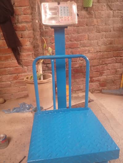"Digital electronic weighing scale for sale – Good condition. "